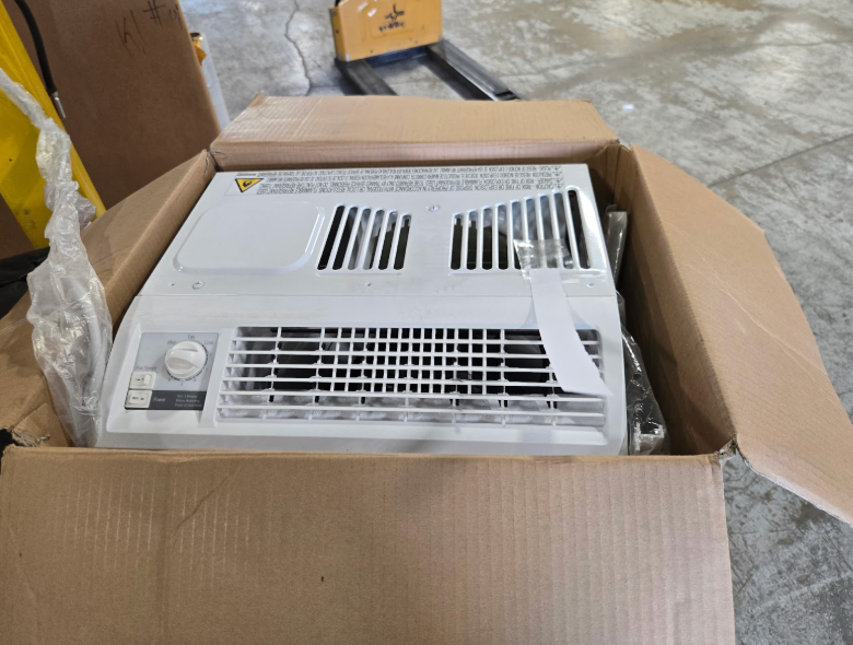 A/C Truckload — Mix of New, Return, Refurbished — 149 units / 21 pallets — FOB TX